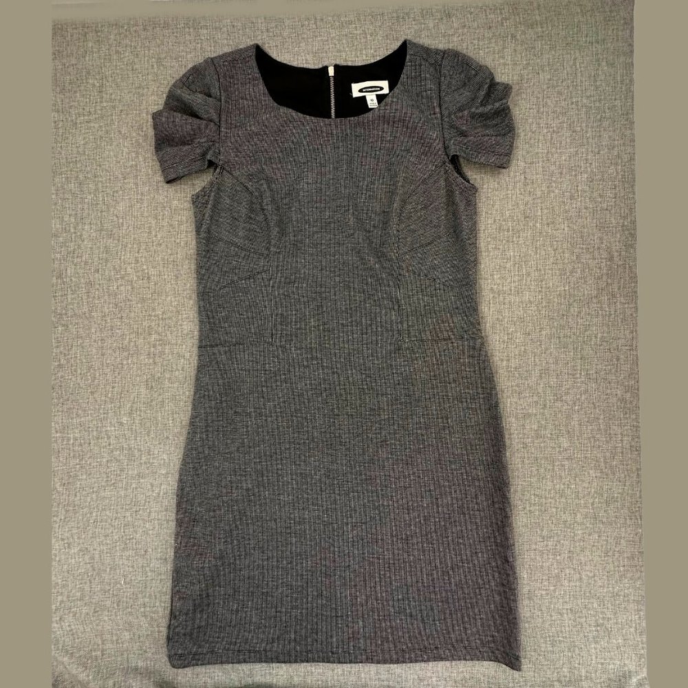 Intermission Dress Sz 10 Cap Sleeve Zipper Round Neck